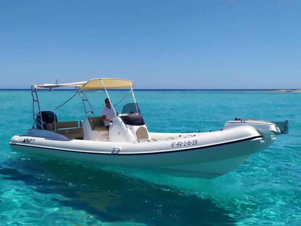 Yacht & Boat Charters