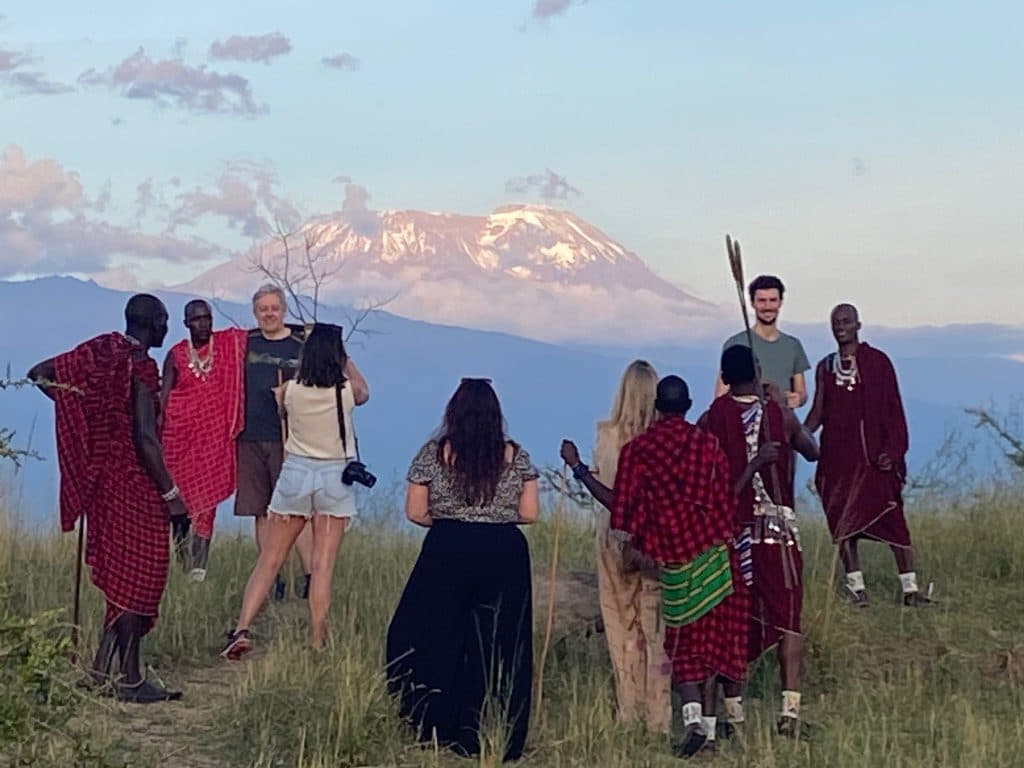 Accueil du Voyage en Tanzanie pour Camille, notre styliste de voyage