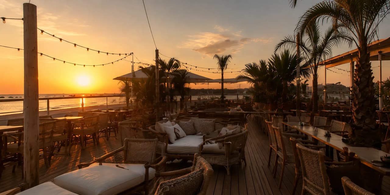 Terraza del restaurante YETI al atardecer