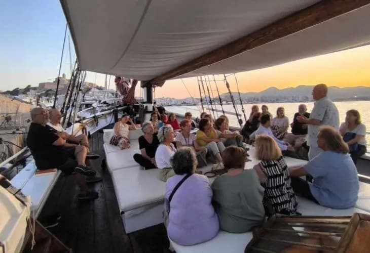 Saga Hosts the Club Náutico Ibiza Reading Club